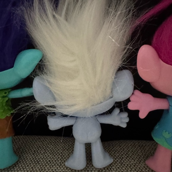 Trolls Dolls DreamWorks World Tour Colorful Toy Set - Picture 6 of 7